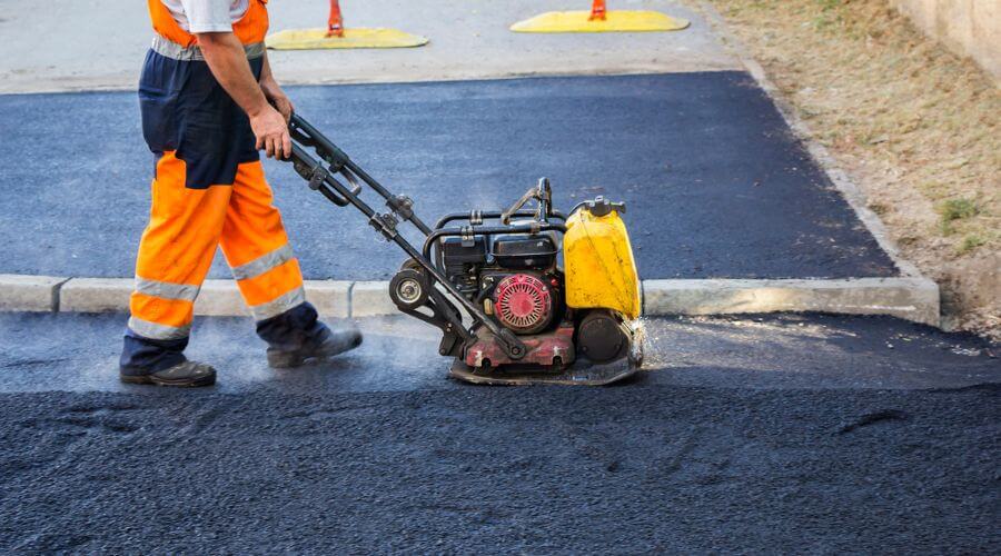Professional gutter cleaning in Bevier, MO